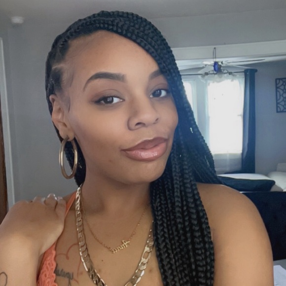 Meet your Posher, 💕TyAnna💕 - Picture 2 of 2